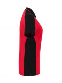 Rotes Damen Arbeits Poloshirt mit schwarzen Kontrasteinsätzen und Vier-Loch-Knopfleiste – strapazierfähig und pflegeleicht für Handwerk, Pflege und Gastronomie.